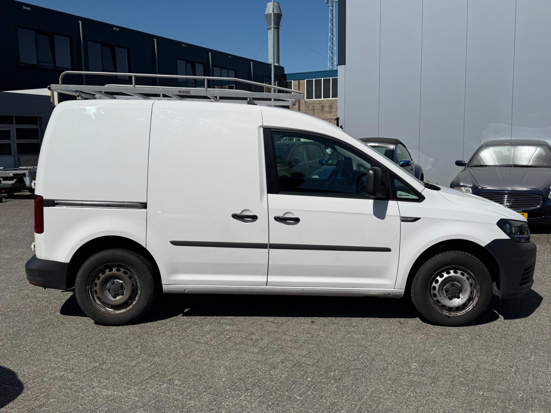 44926896-6.jpg