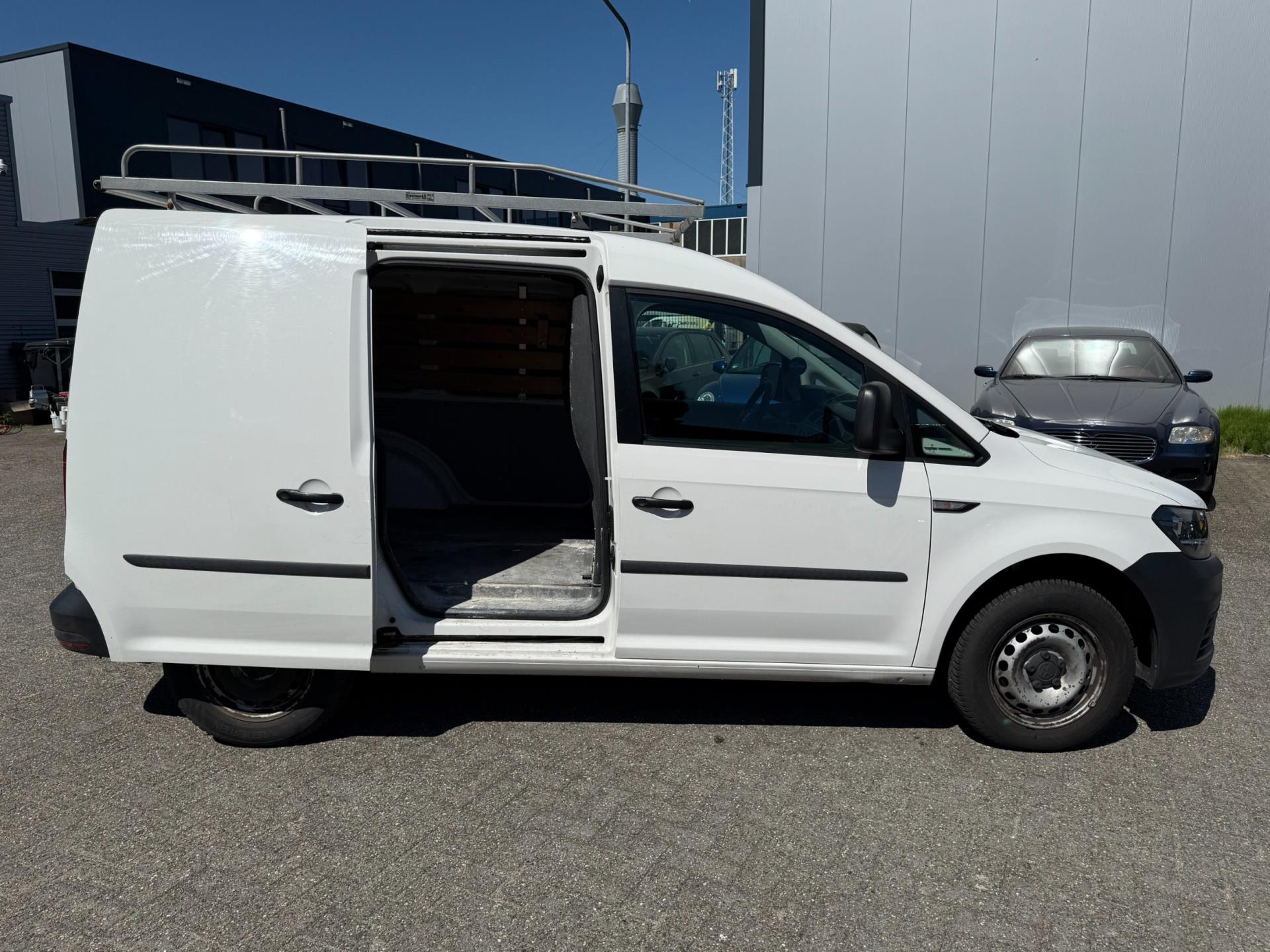 44926896-7.jpg