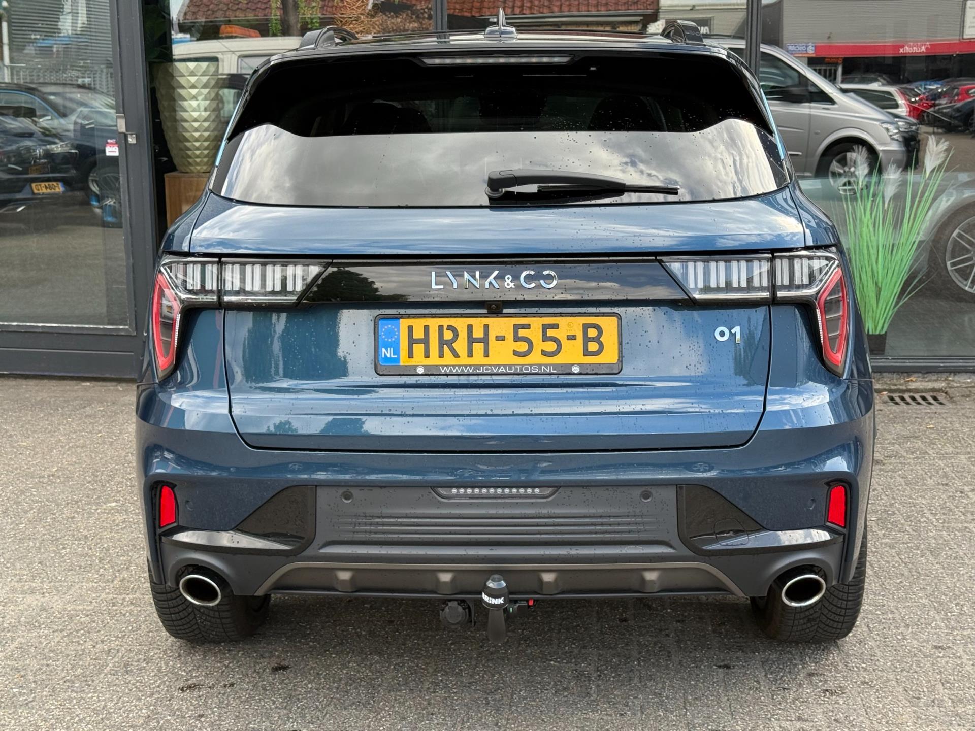 45248566-5.jpg
