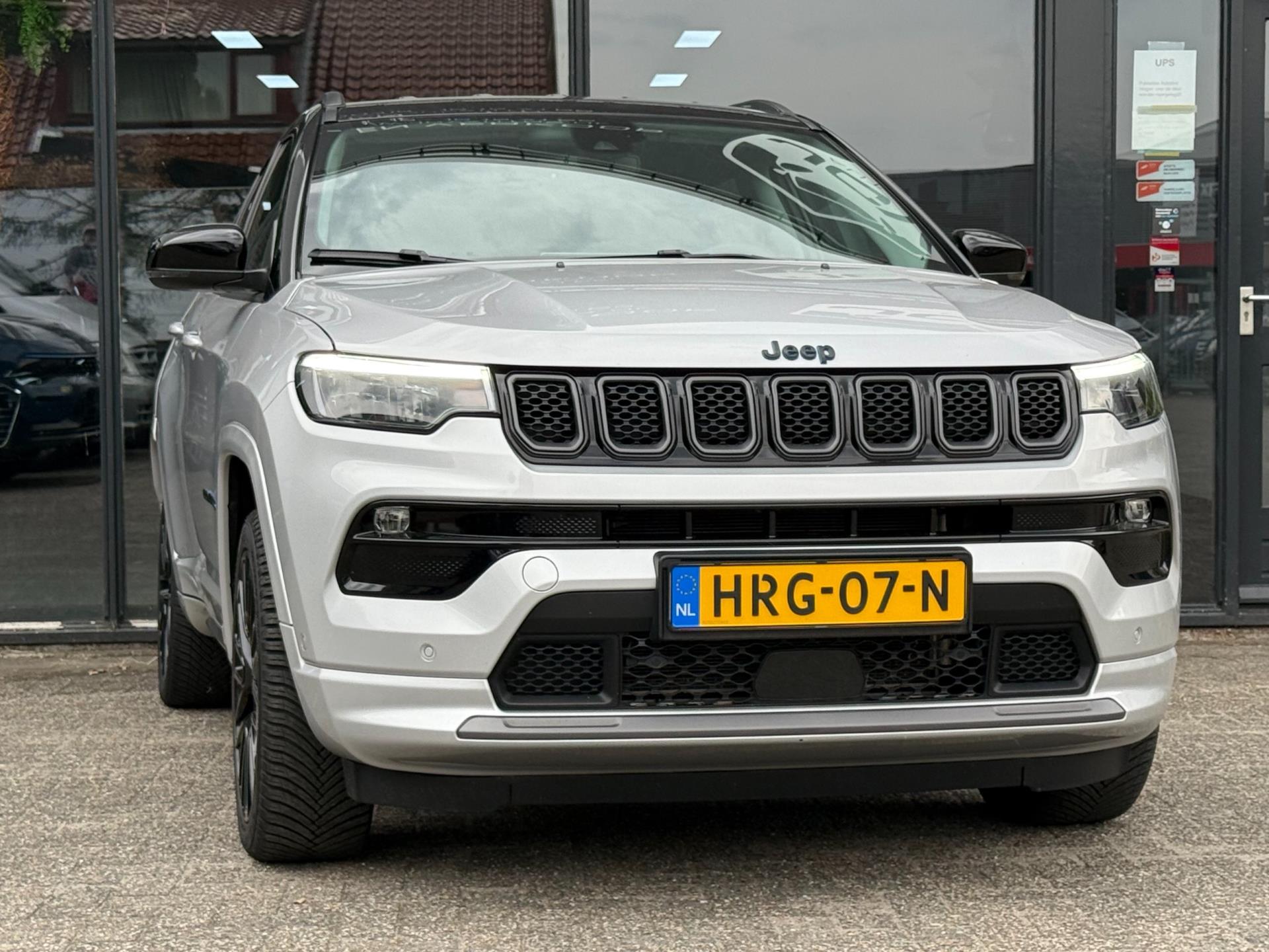 45414326-9.jpg