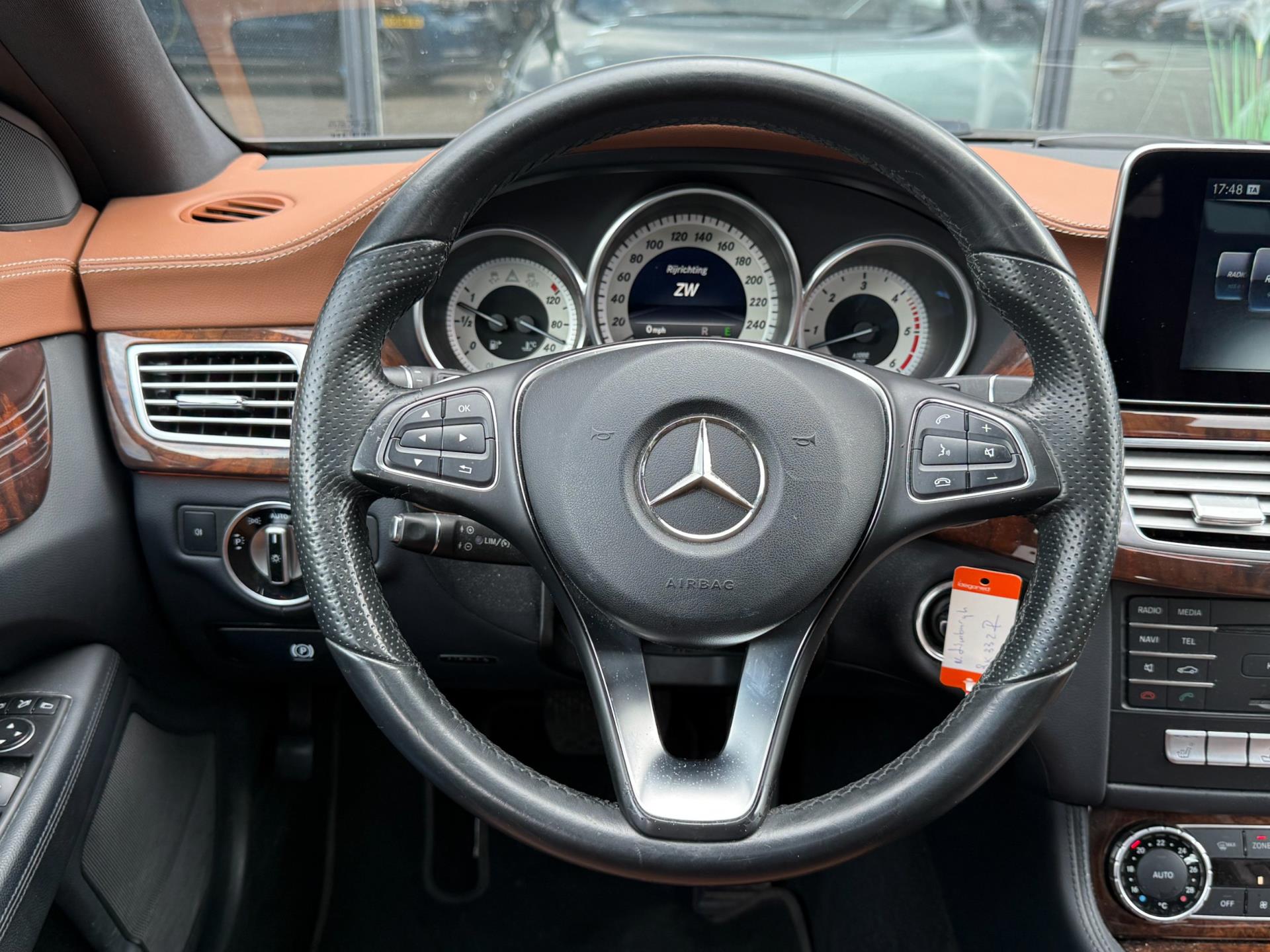 45499222-18.jpg