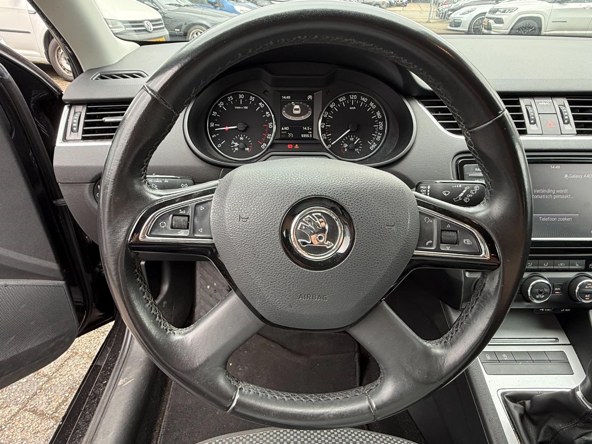 45605417-13.jpg