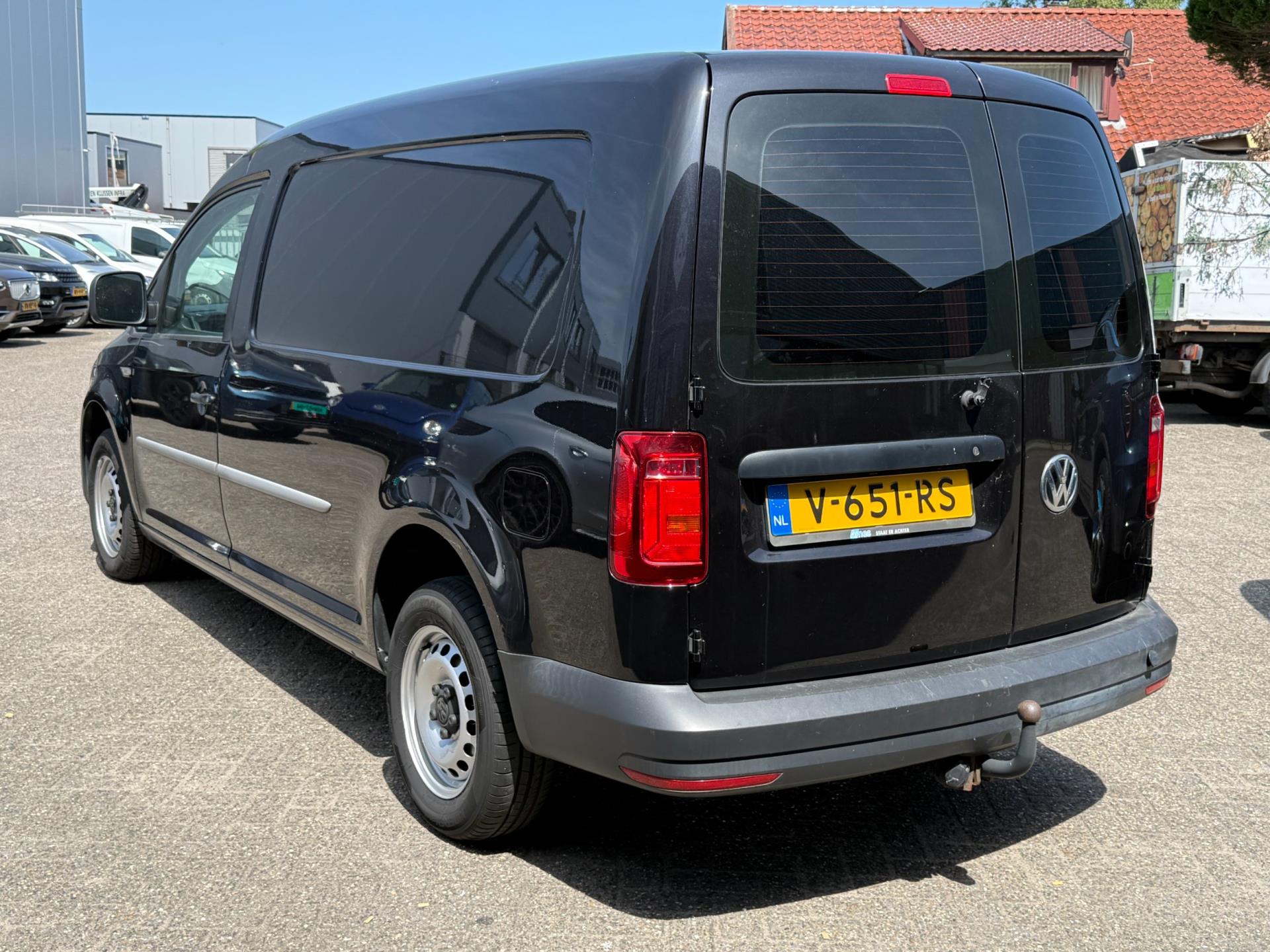45839329-2.jpg
