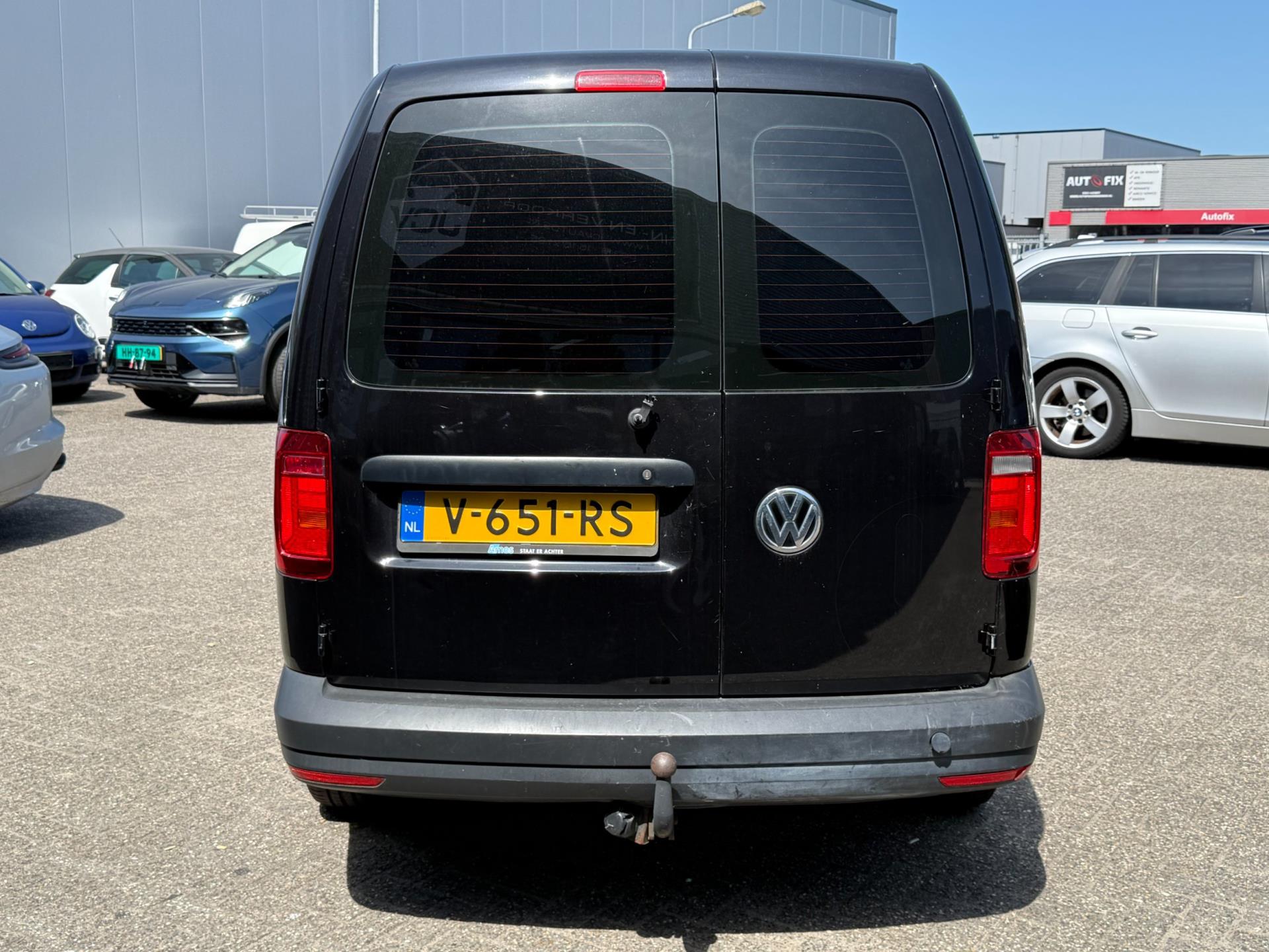 45839329-3.jpg