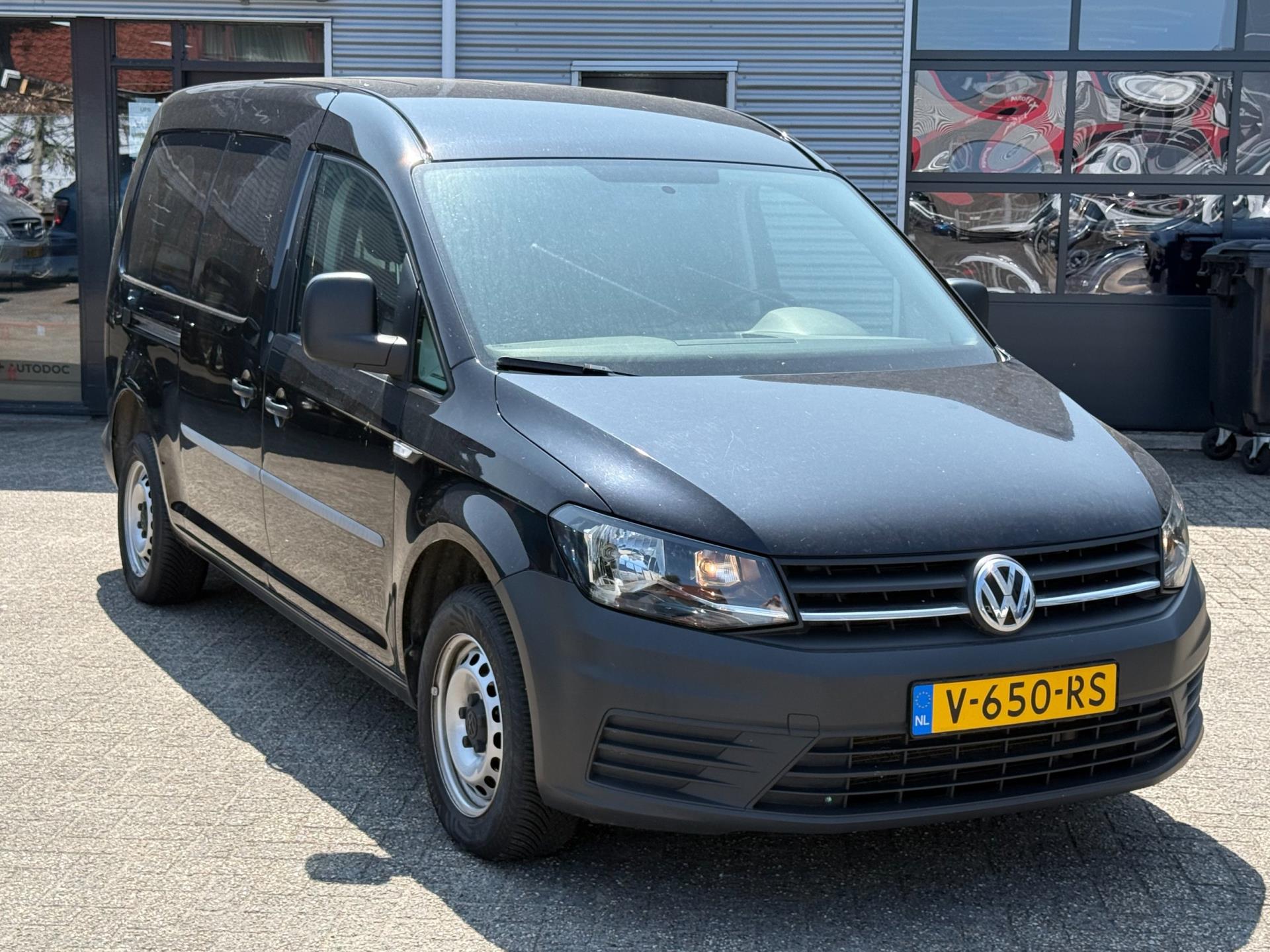 45877667-8.jpg