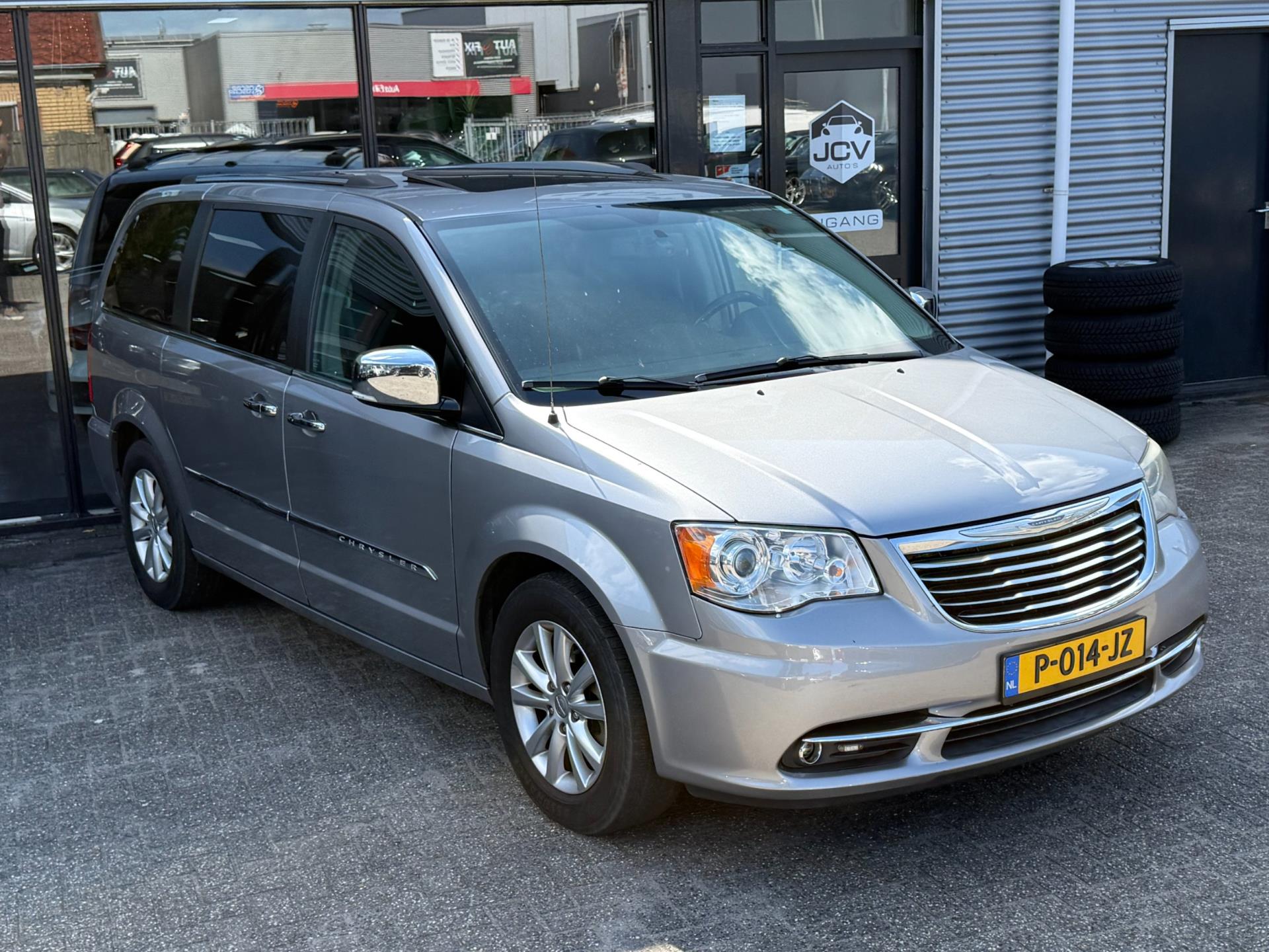 47136335-10.jpg