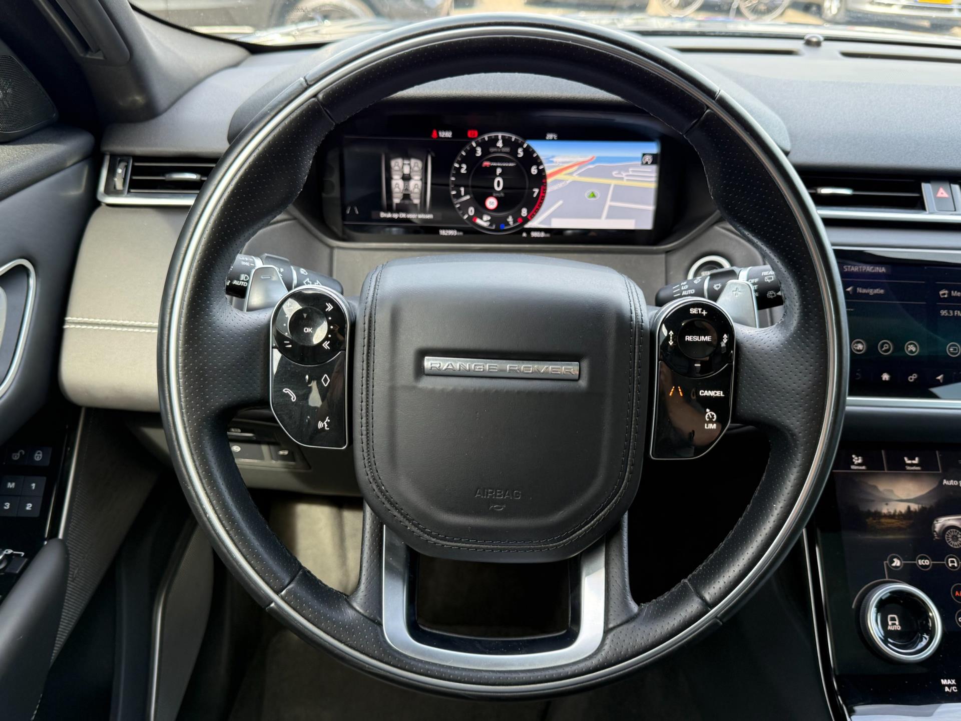 47199303-19.jpg