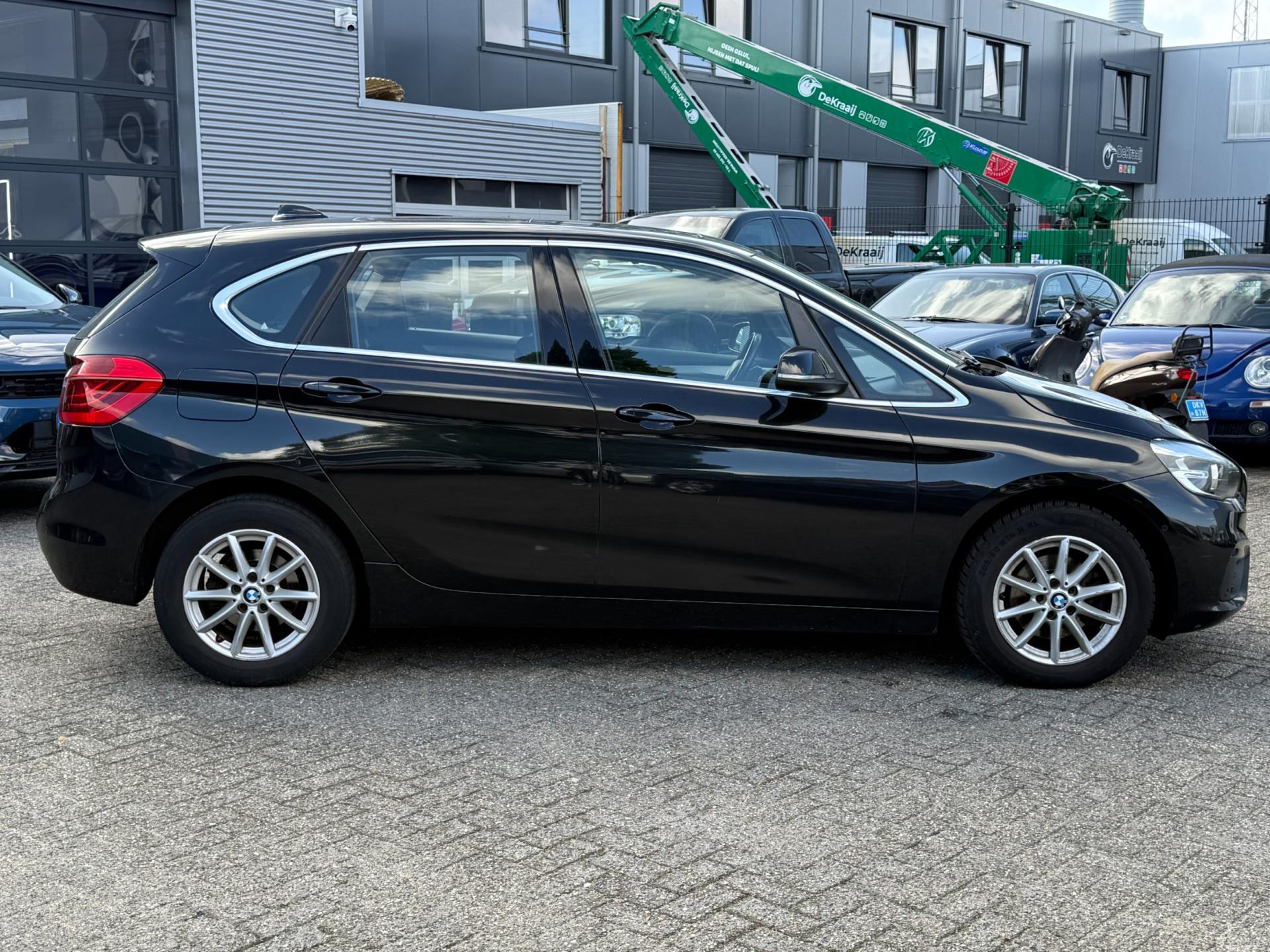 47680249-7.jpg