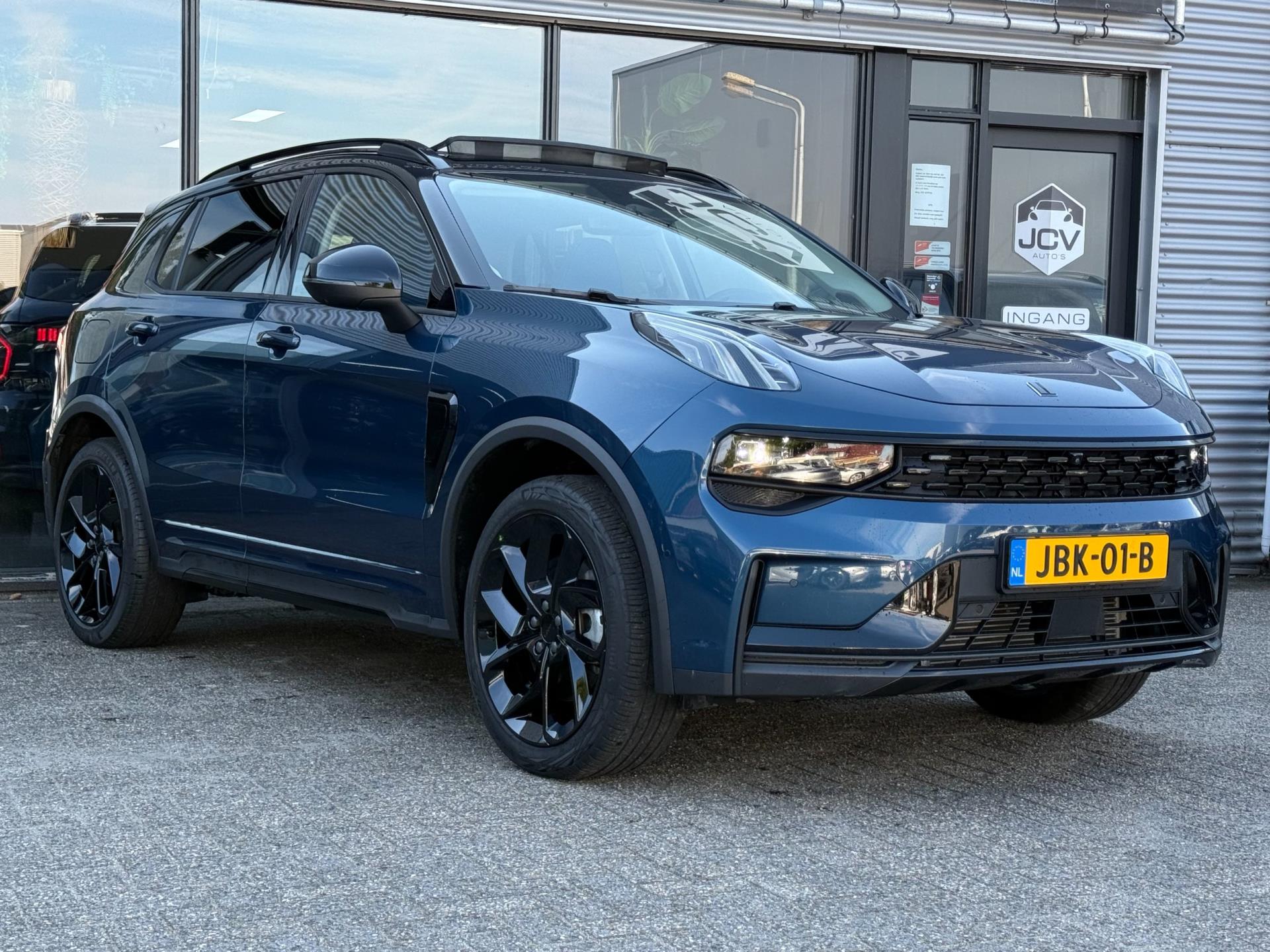 48145761-9.jpg