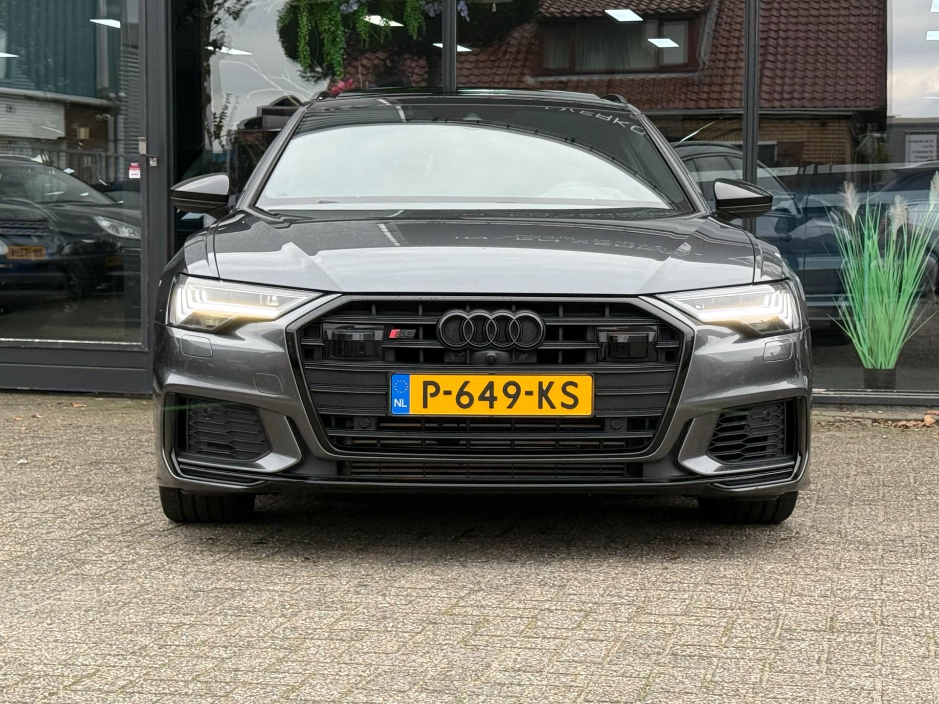 48309277-9.jpg