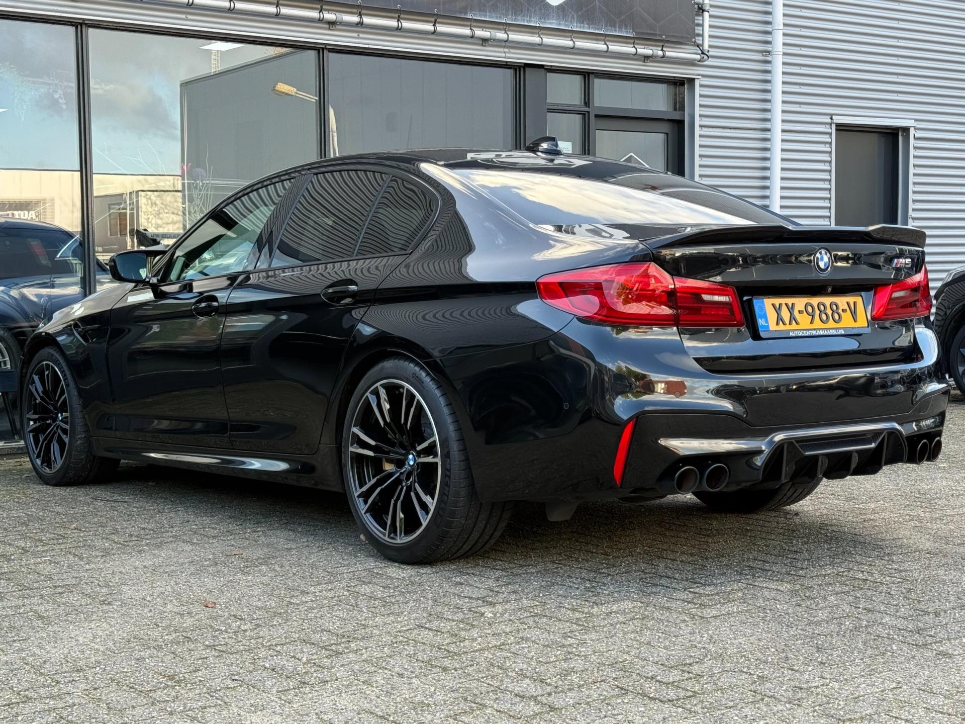 48659904-4.jpg