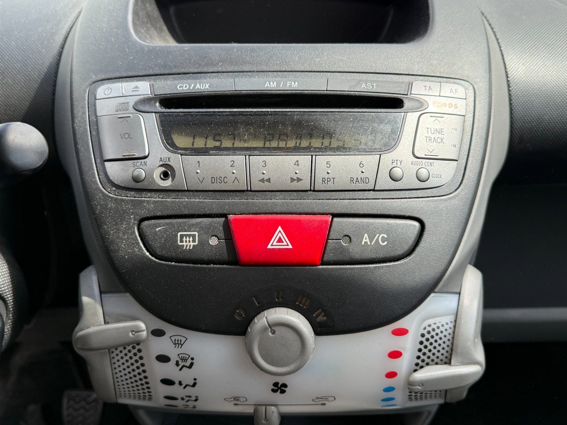 54108531-9.jpg