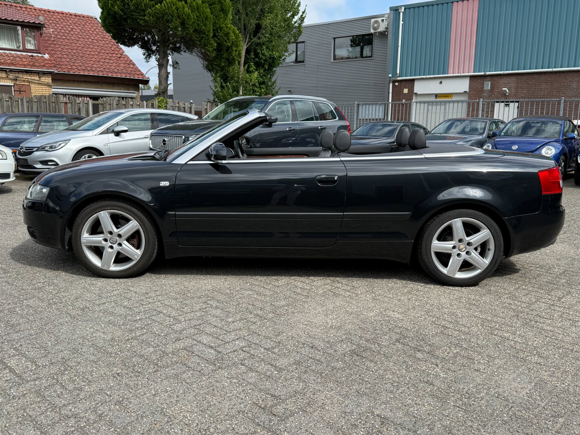 55402451-1.jpg