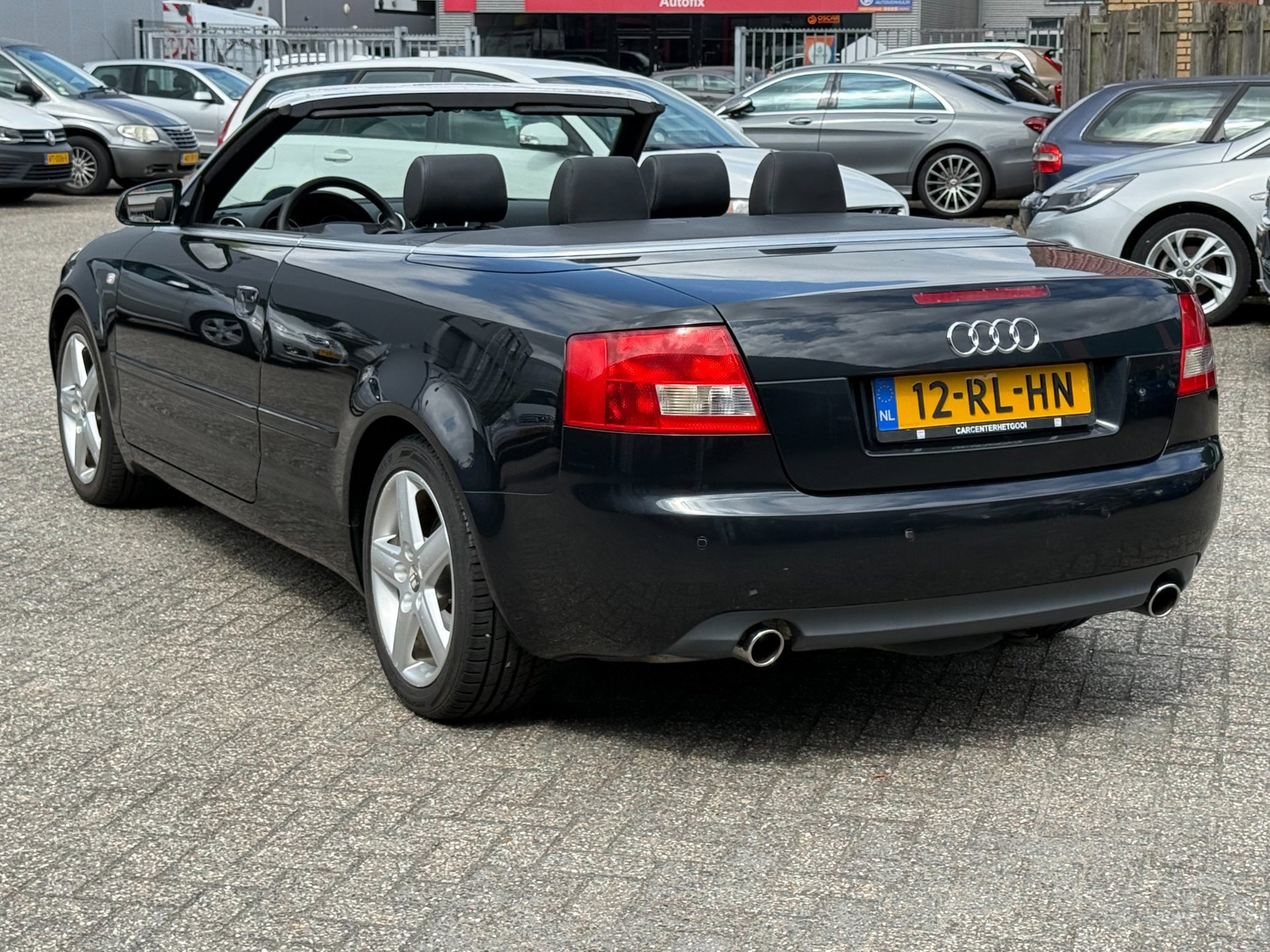 55402451-2.jpg