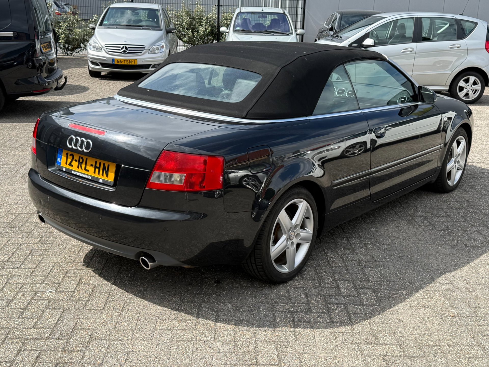 55402451-20.jpg