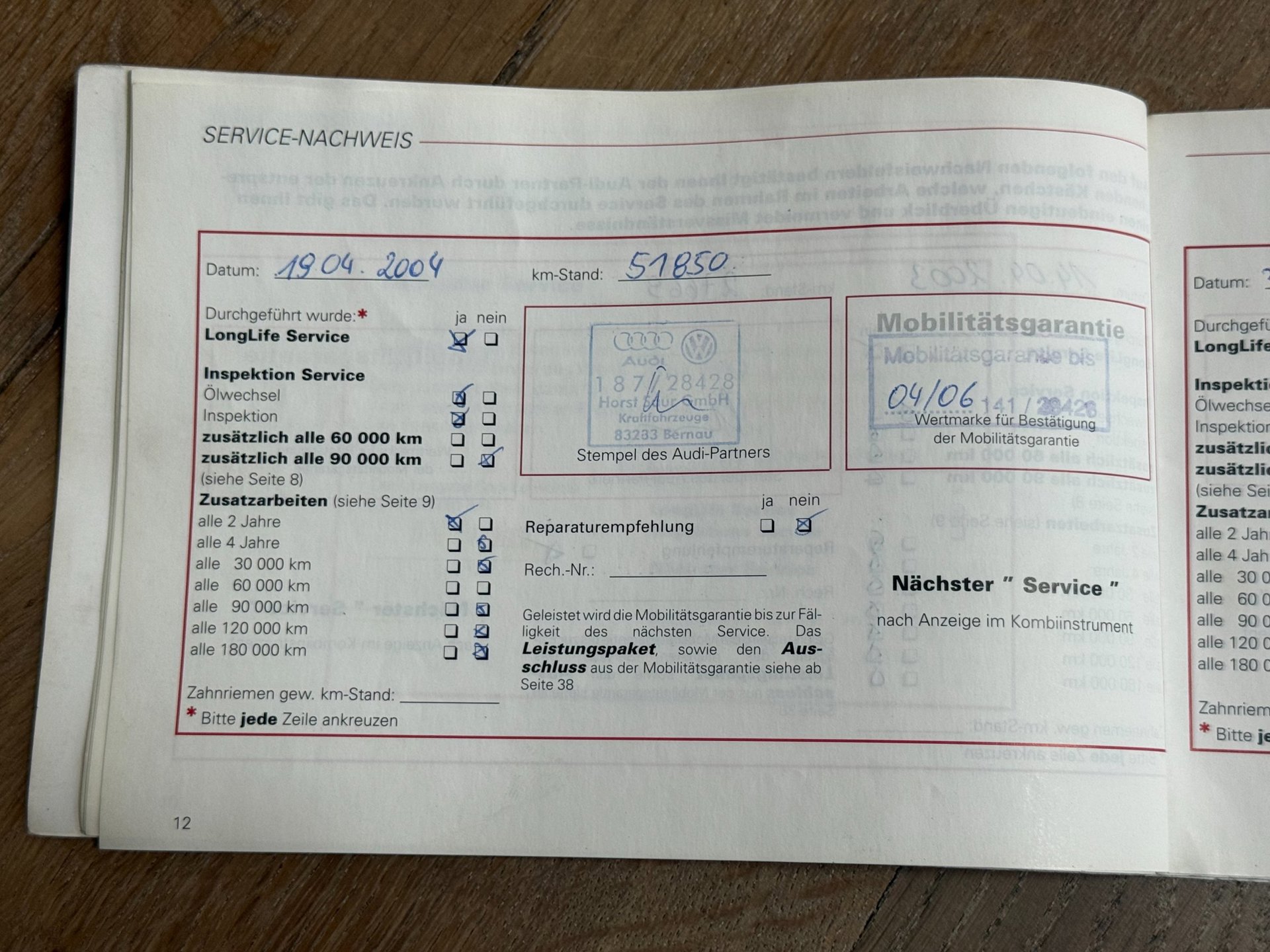 55402451-25.jpg