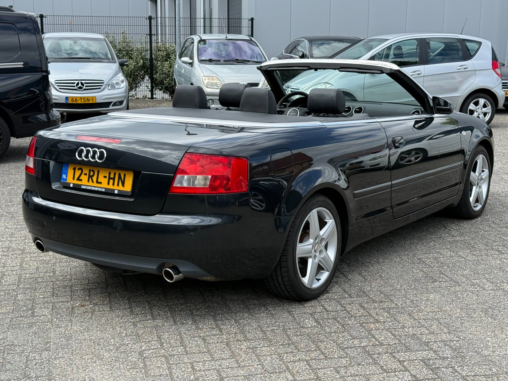 55402451-4.jpg