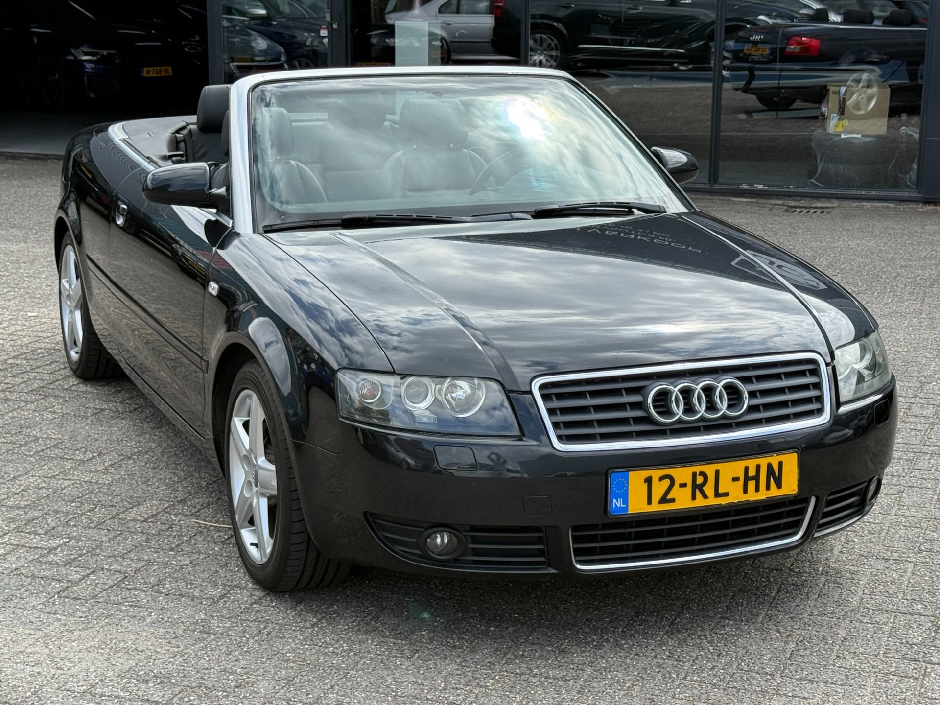 55402451-6.jpg