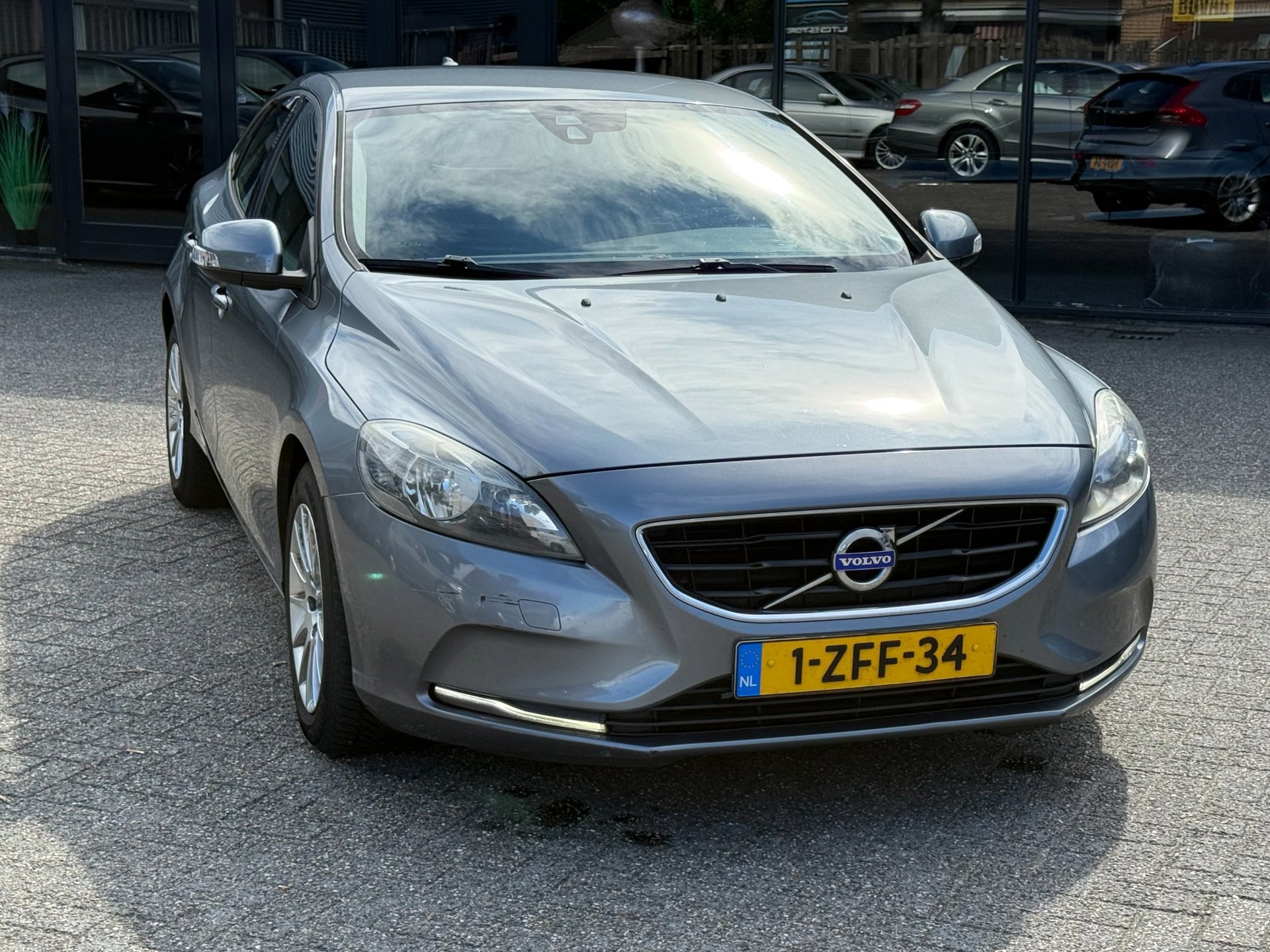 56253930-8.jpg